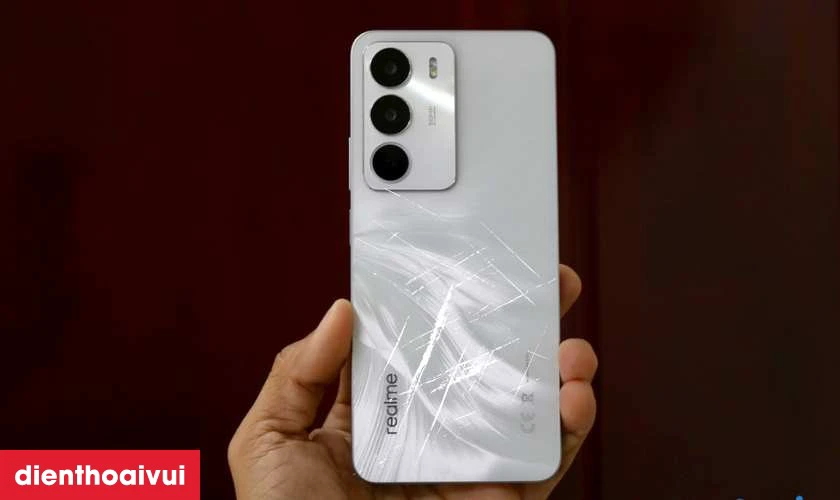 Dấu hiệu nào bạn cần thay vỏ Realme C71?