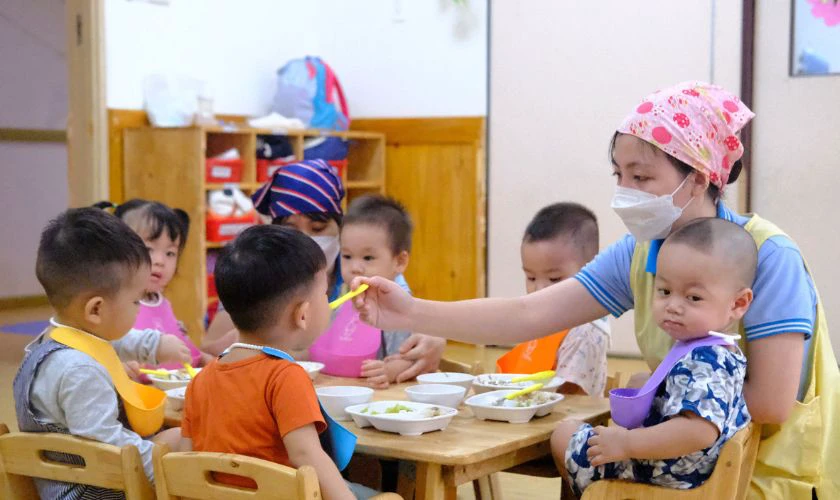 Viết thơ cảm ơn cô giáo mầm non 20/11
