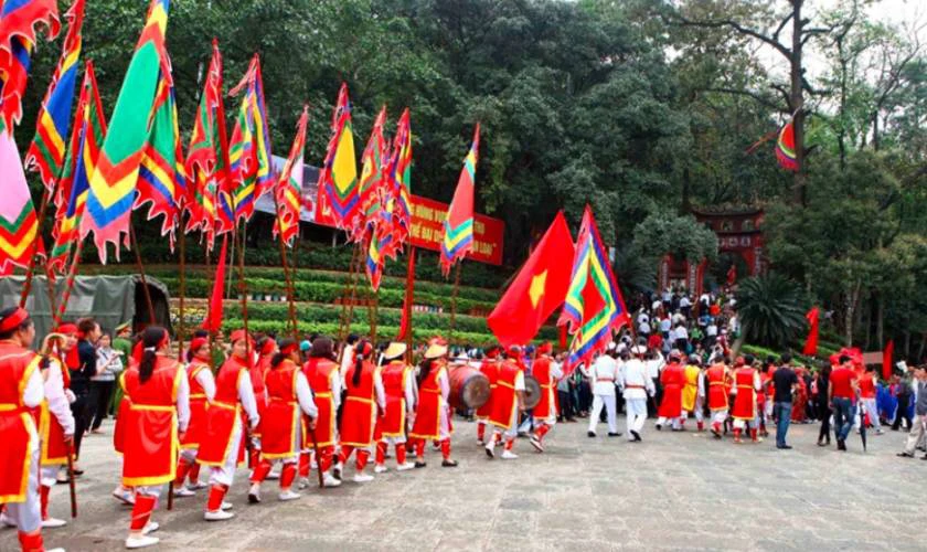 Nhớ Ơn Hùng Vương