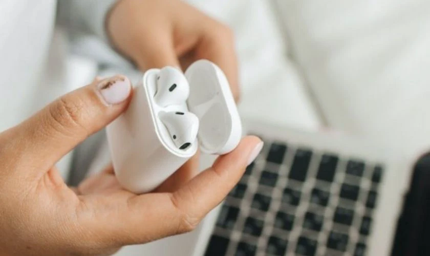 C&aacute;ch sạc pin Airpods 2 để pin bền v&agrave; an to&agrave;n