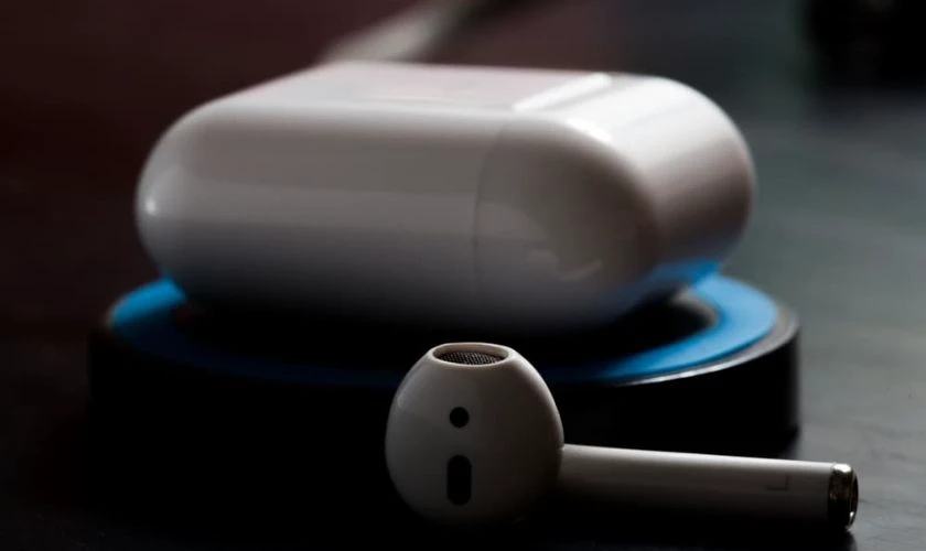 Hạn chế sạc Airpods qua đ&ecirc;m