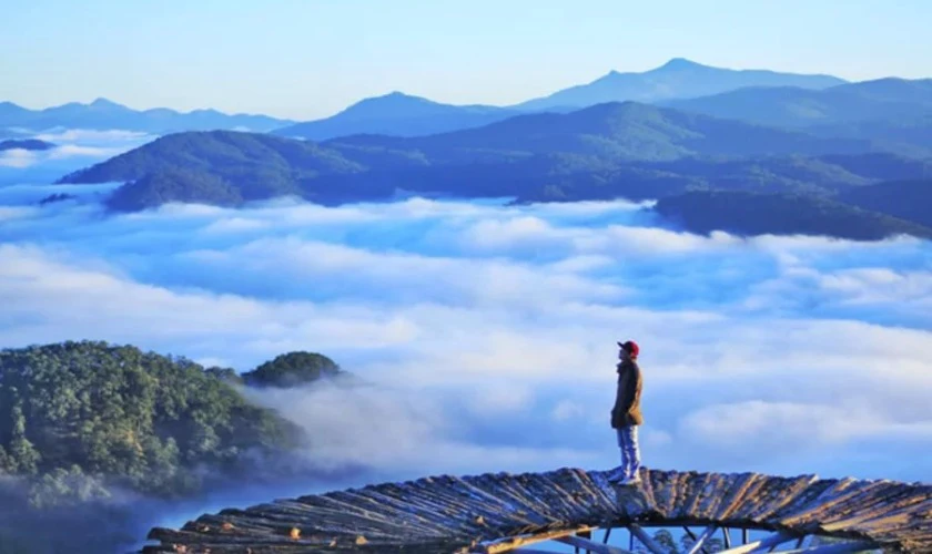 Du lịch săn mây, ngắm cảnh