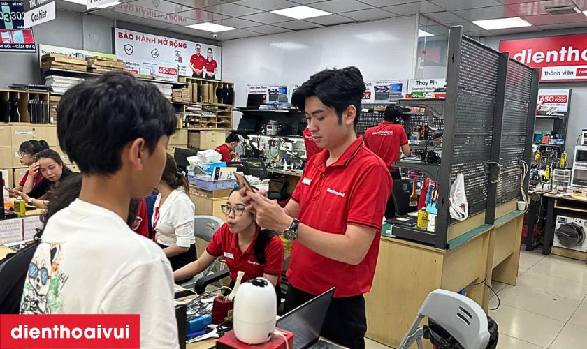 Đổi iPhone cũ lấy mới trợ gi&aacute; hấp dẫn tại Điện Thoại Vui