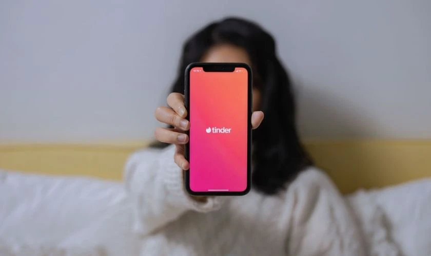 Những lưu ý để hẹn hò an toàn trên Tinder