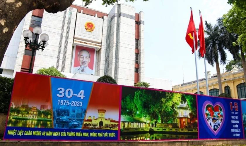 Lễ ở uỷ ban, địa phương đẹp nhất