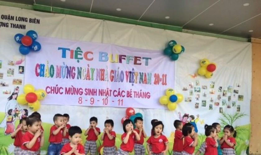 Trang trí trường mầm non khu vực sân khấu