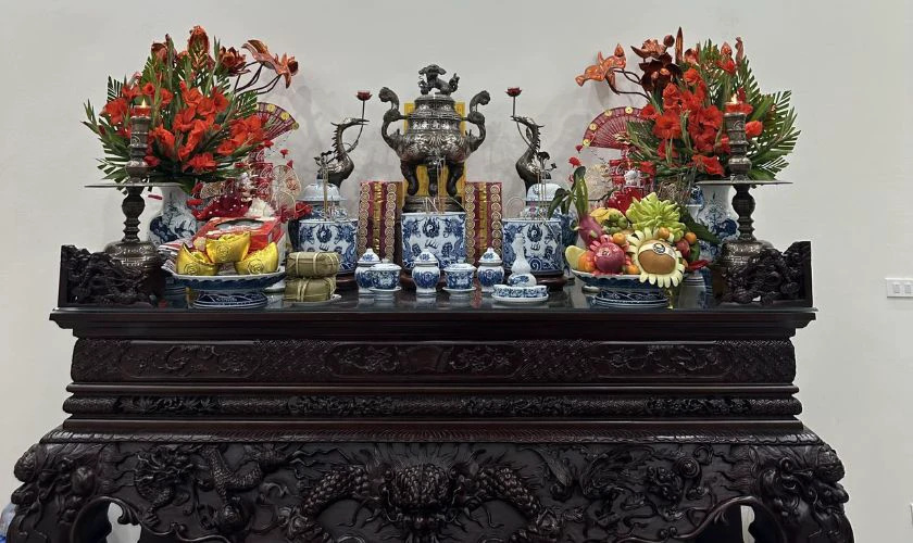 Mẫu trang trí bàn thờ gia tiên ngày Tết
