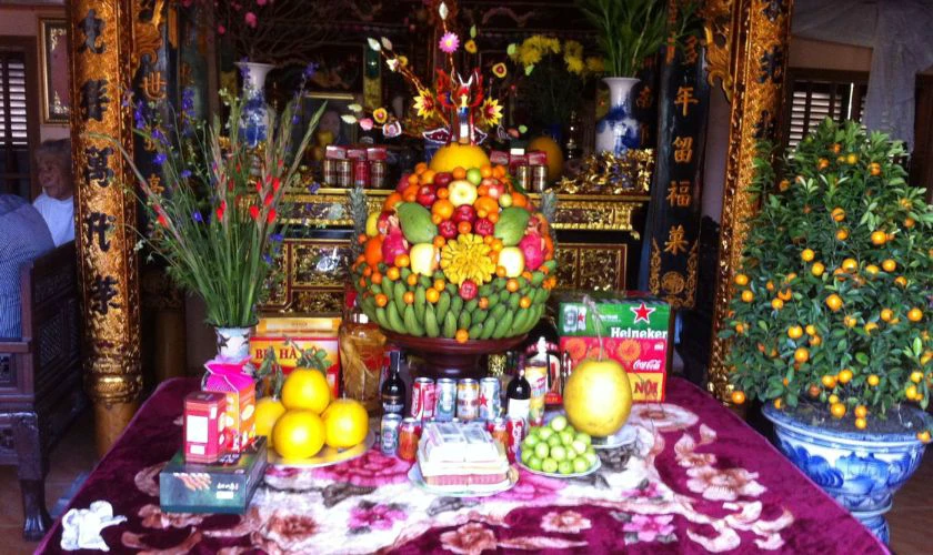 Cách sắp đặt bàn thờ Tết 2026 Bính Ngọ đẹp theo phong thủy