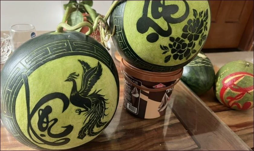 Khắc hình chim công chim phượng mang may mắn cho gia chủ