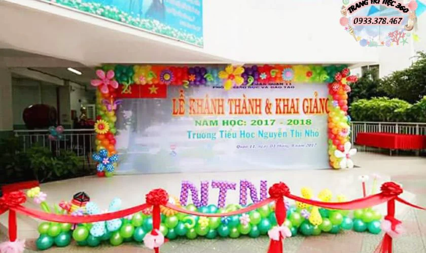 Thiết kế s&acirc;n khấu năm học mới trường Tiểu học