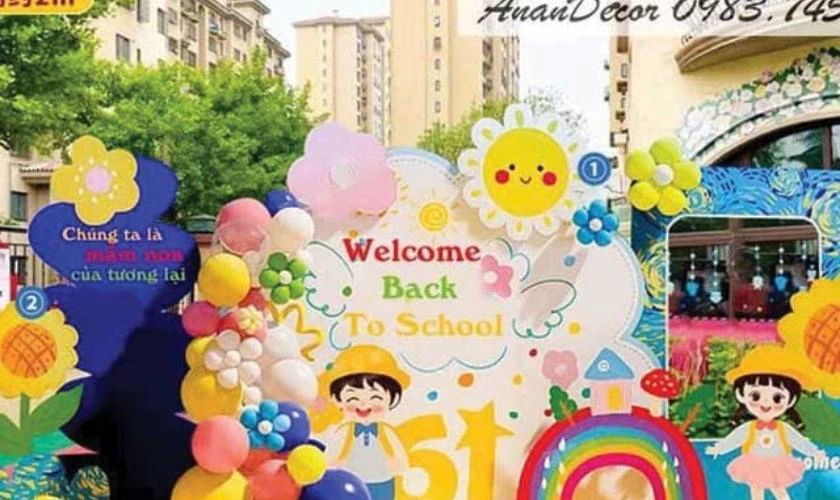 Trang tr&iacute; s&acirc;n khấu khai giảng mầm non đẹp