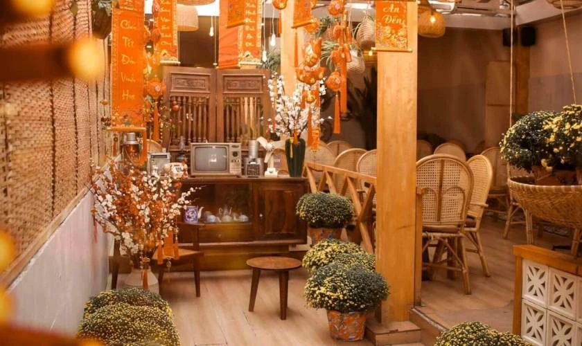 Ý tưởng trang trí Tết 2026 cho nhà hàng, quán ăn
