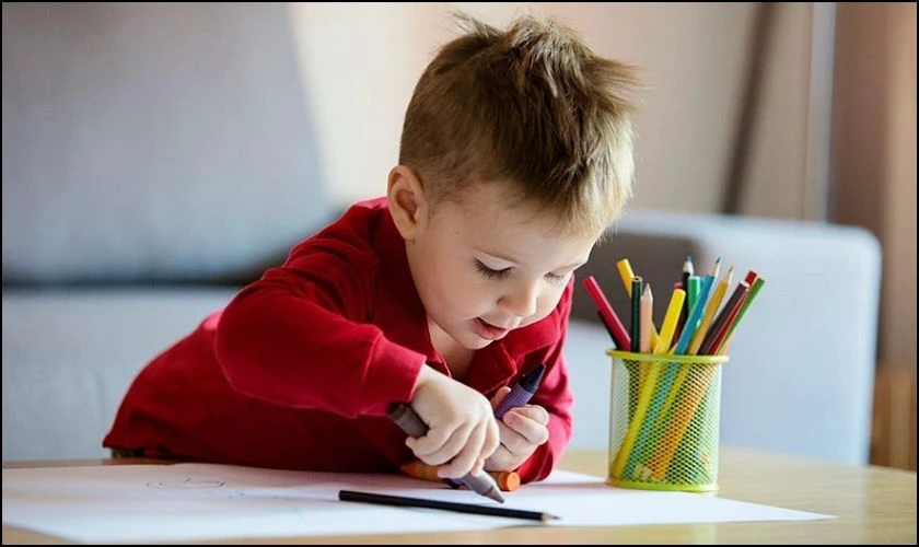 Một số lưu &yacute; khi chọn tranh t&ocirc; m&agrave;u cho b&eacute;