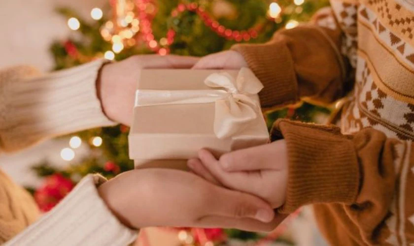 Truyện Món Quà Từ Người Lạ