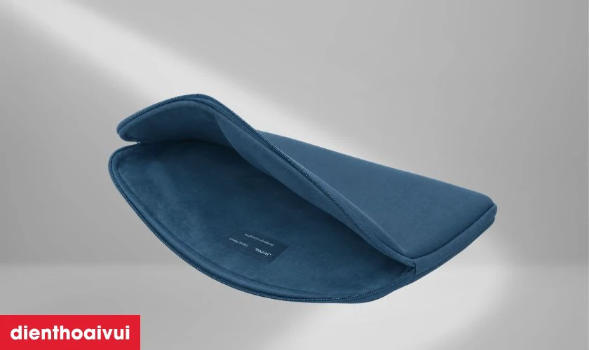 Lớp đệm chống sốc dày bảo vệ máy khỏi va đập
