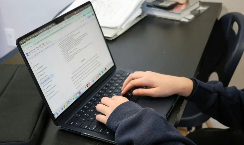 Laptop phục vụ học tập online