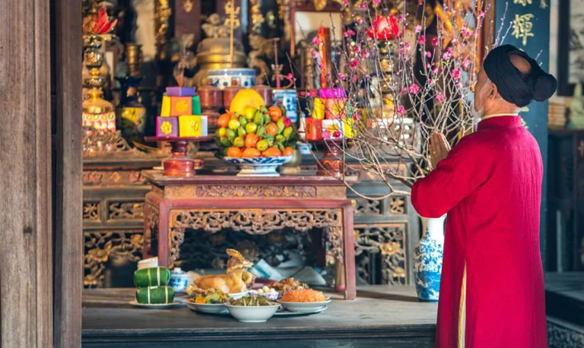 Văn khấn đưa ông bà mùng 3 Tết 2026 Bính Ngọ