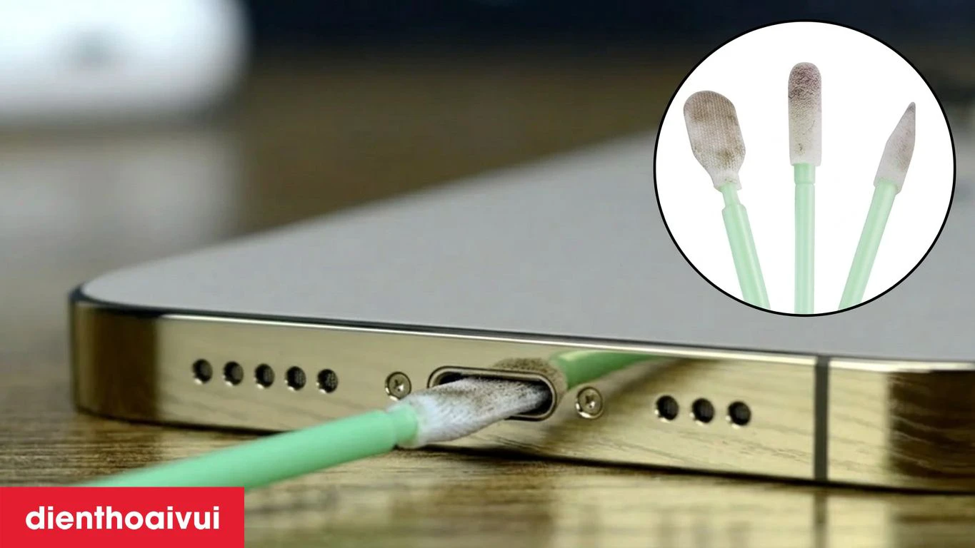 Vệ sinh cổng sạc Iphone