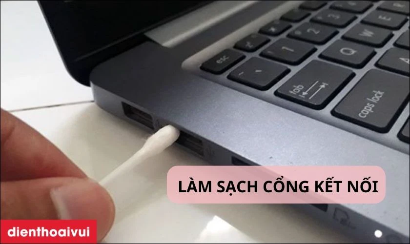 Vệ sinh m&agrave;n h&igrave;nh m&aacute;y t&iacute;nh&nbsp;