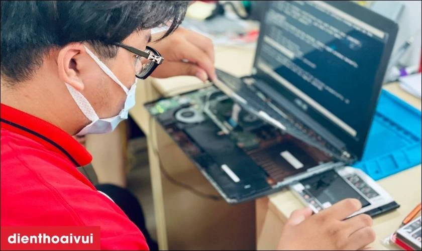 Điện Thoại Vui c&oacute; c&aacute;c dịch vụ vệ sinh Laptop loại n&agrave;o?