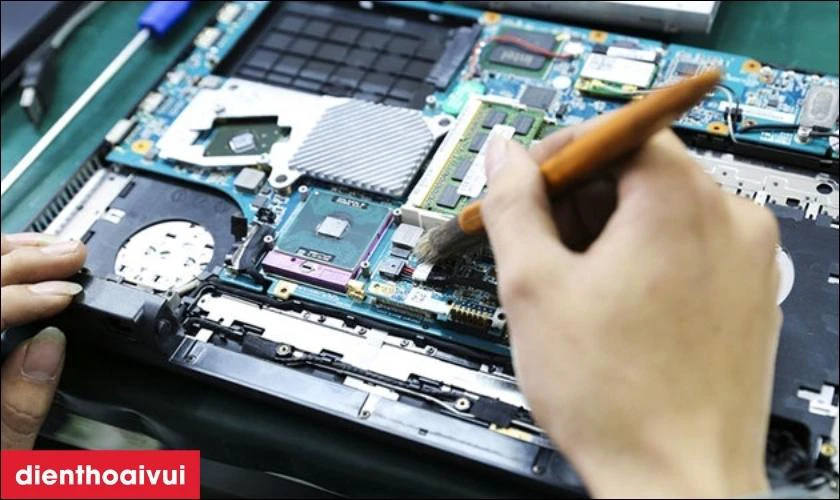 C&aacute;c dấu hiệu cần phải vệ sinh Laptop ngay lập tức