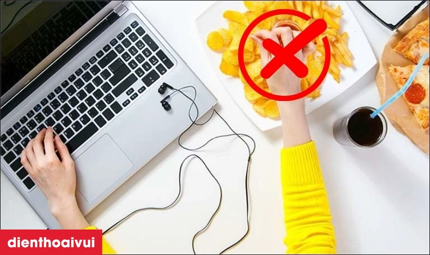 Nên làm gì để giữ laptop luôn sạch sẽ như mới?