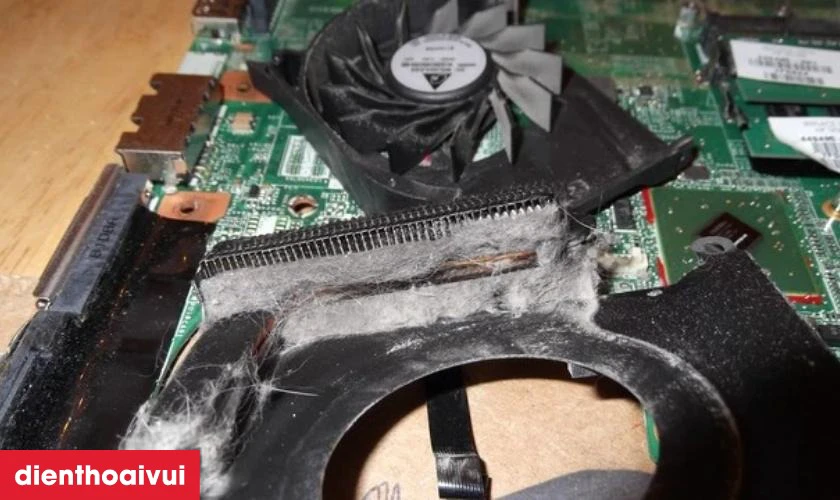Dấu hiệu của Laptop cần vệ sinh ngay lập tức l&agrave; g&igrave;?