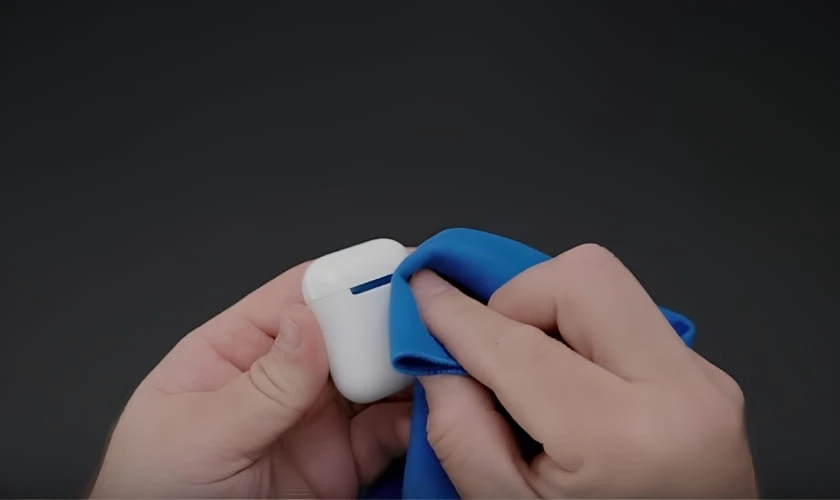 Mẹo xử lý khi AirPods bị dính nước