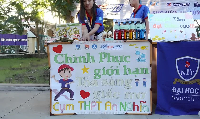 Bức vẽ tiếp sức mùa thi ấn tượng