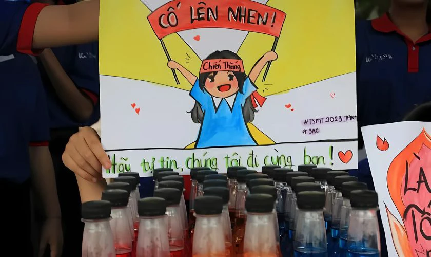 Vẽ tiếp sức mùa thi