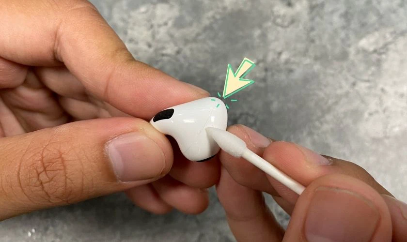 Làm sạch cho tai nghe Bluetooth
