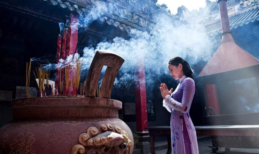 N&ecirc;n đi lễ ch&ugrave;a ng&agrave;y lễ Vu Lan b&aacute;o hiếu