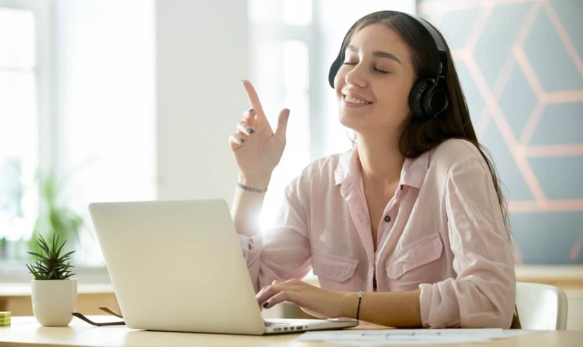 Vừa học vừa nghe nhạc c&oacute; tốt kh&ocirc;ng