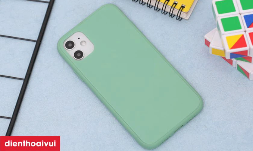 Mặt lưng iPhone 11 thiế kế từ chất liệu kính cao cấp