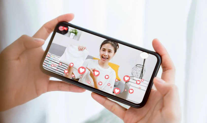Chủ động tương t&aacute;c với người xem&nbsp;