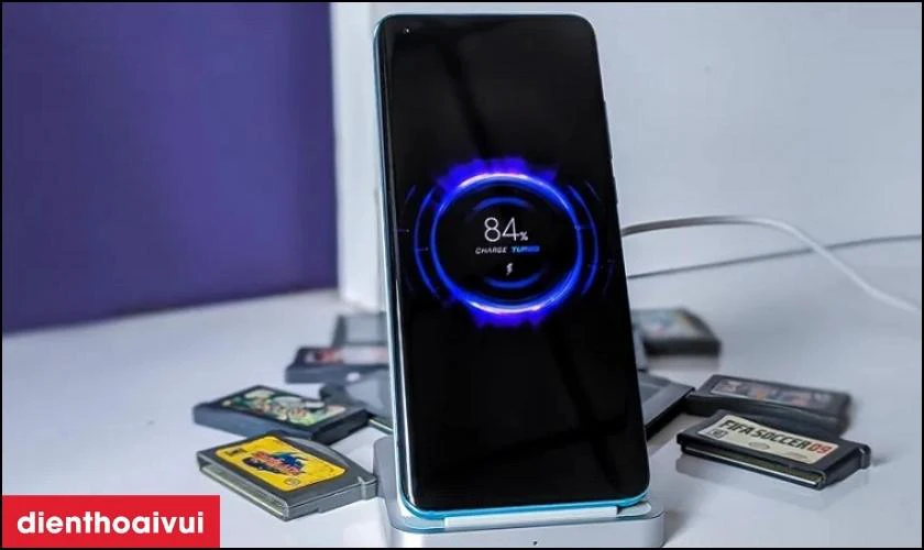 C&aacute;c d&ograve;ng điện thoại Xiaomi 11 Series hỗ trợ sạc nhanh v&agrave; pin lớn