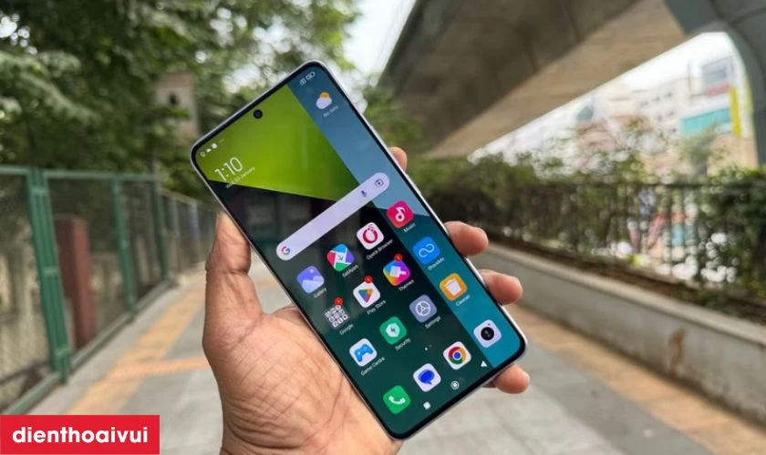 M&agrave;n h&igrave;nh AMOLED 120Hz với độ s&aacute;ng cao