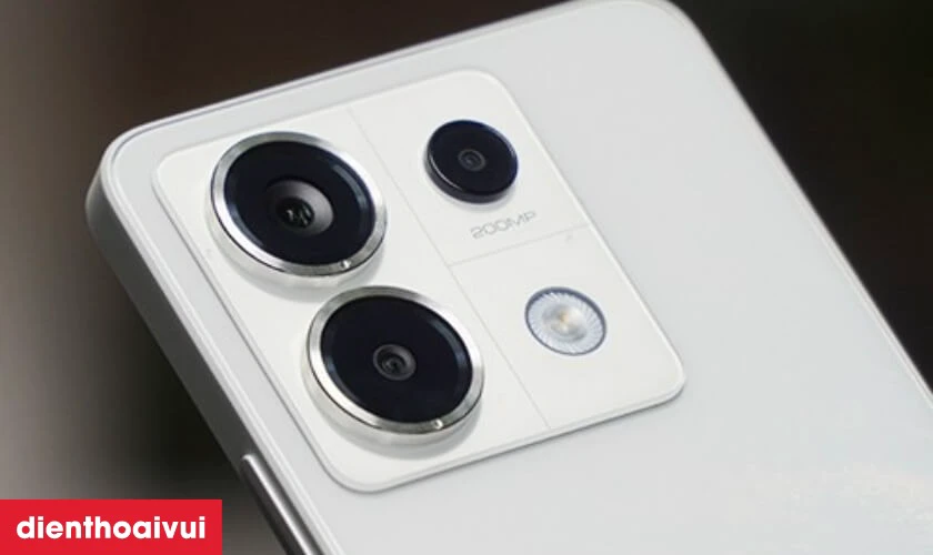 Camera ch&iacute;nh 200MP hỗ trợ Super QPD