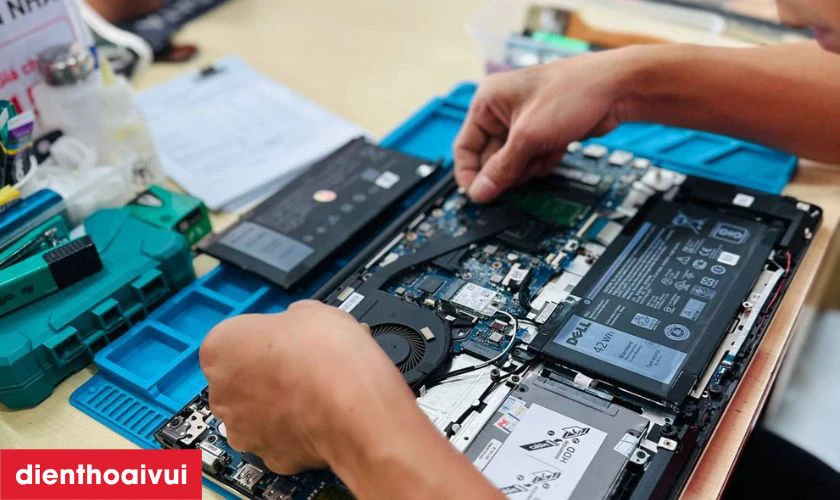Giới thiệu về dịch vụ vệ sinh laptop tại Điện Thoại Vui