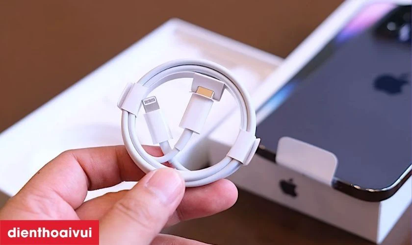 D&ugrave;ng bộ sạc pin iPhone chất lượng
