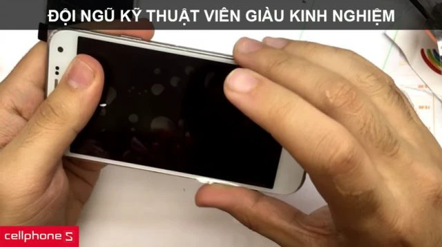 Điện Thoại Vui sở hữu đội ngũ kỹ thuật vi&ecirc;n gi&agrave;u kinh nghiệm