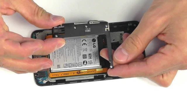 Thay pin LG G2