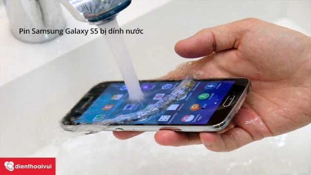 Samsung Galaxy S5 bị d&iacute;nh nước c&oacute; thể ảnh hưởng đến pin