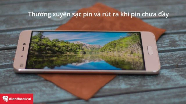 sạc pin kh&ocirc;ng đ&uacute;ng c&aacute;ch dẫn đến chai pin