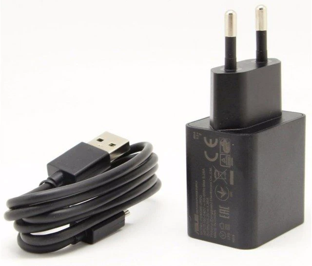 Khi sạc pin trong m&ocirc;i trường khu vực c&oacute; nước hoặc trong điều kiện ẩm ướt hay qu&aacute; n&oacute;ng th&igrave; c&oacute; thể l&agrave;m cho việc kết nối giữa bộ sạc với m&aacute;y k&eacute;m đi hoặc sẽ dẫn đến t&igrave;nh trạng pin c&oacute; thể ph&aacute;t nổ. V&igrave; vậy, bạn h&atilde;y chọn m&ocirc;i trường ph&ugrave; hợp để sạc pin