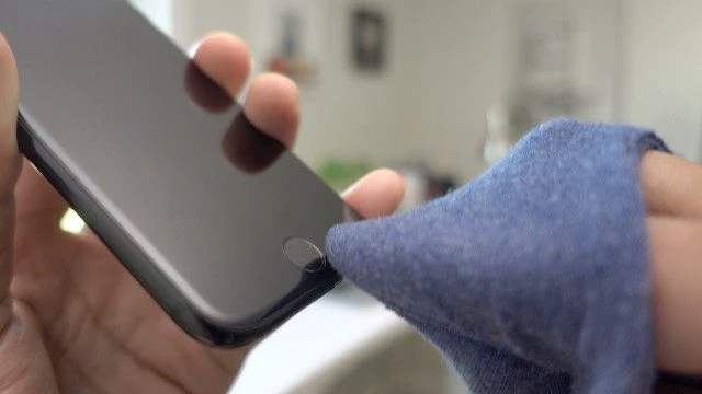 Sửa lỗi kh&ocirc;ng nhận v&acirc;n tay, v&acirc;n tay iPhone kh&ocirc;ng nhạy