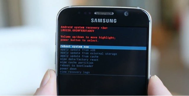 Reboot lại điện thoại