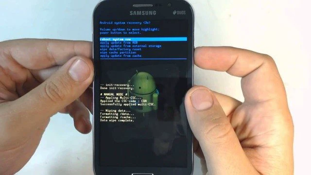 Khắc phục lỗi điện thoại Samsung kh&ocirc;ng nhận b&uacute;t cảm ứng bằng việc hard reset điện thoại
