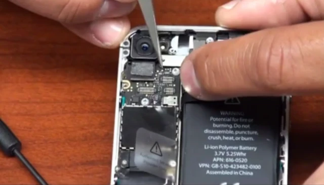 Lỗi đèn Flash điện thoại bị hư, bật không sáng