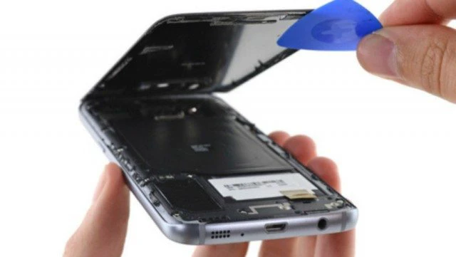 Thay mặt lưng kính điên thoại Samsung bị rơi vỡ